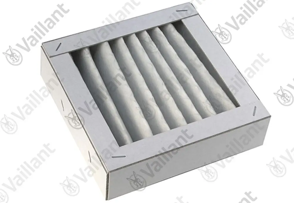 Vaillant-Filter in quadratischer Pappe, mit mehreren weißen Filtern in horizontaler Anordnung. Ideal zum Einsatz in Heiz- oder Lüftungssystemen.